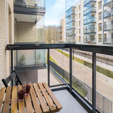 Zajezdnia Wrzeszcz With Balcony By Renters Lejlighed Gdańsk