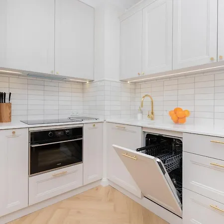 Apartment Zajezdnia Wrzeszcz With Balcony By Renters